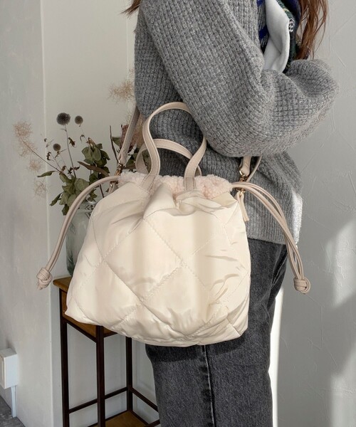 CACHELLIE（カシェリエ）の「【Cachellie/カシェリエ】キルトボアリバーショルダートートバッグ（トートバッグ・レディース・ベージュ/ブラック・FREE）」の6枚目の写真