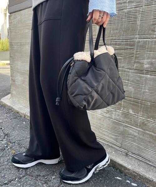 CACHELLIE（カシェリエ）の「【Cachellie/カシェリエ】キルトボアリバーショルダートートバッグ（トートバッグ・レディース・ベージュ/ブラック・FREE）」の8枚目の写真