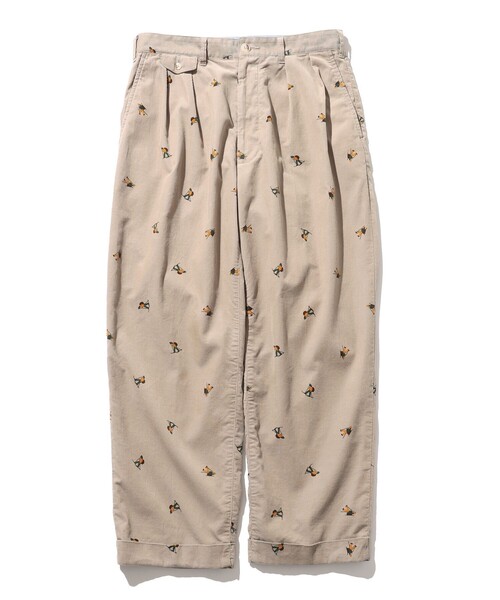 Clarks(クラークス)の「END. × Clarks ORIGINALS × BEAMS PLUS / 2 Pleats Trousers Ski Trek Man Print(チノパンツ・メンズ・ベージュ・LARGE/MEDIUM/SMALL)」の1枚目の写真