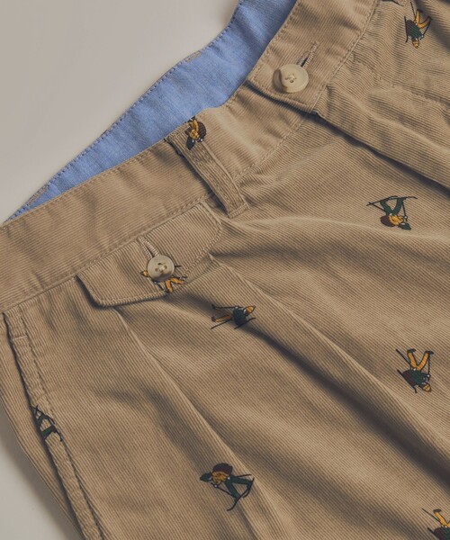 Clarks(クラークス)の「END. × Clarks ORIGINALS × BEAMS PLUS / 2 Pleats Trousers Ski Trek Man Print(チノパンツ・メンズ・ベージュ・LARGE/MEDIUM/SMALL)」の5枚目の写真