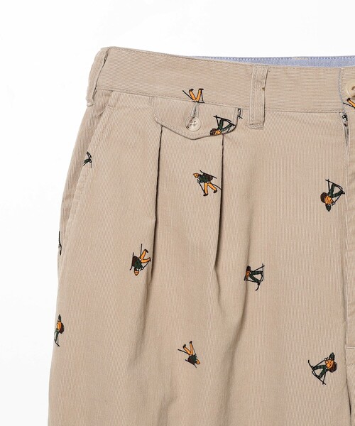 Clarks(クラークス)の「END. × Clarks ORIGINALS × BEAMS PLUS / 2 Pleats Trousers Ski Trek Man Print(チノパンツ・メンズ・ベージュ・LARGE/MEDIUM/SMALL)」の7枚目の写真