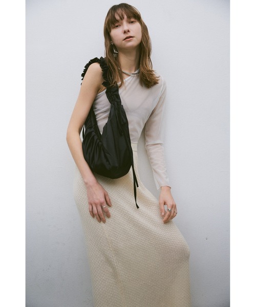 un/neu(アンノイ)の「ギャザーハンドルサテンショルダー / ボリュームワンハンドルショルダー(ショルダーバッグ・レディース・ホワイト/パープル/ブラック・FREE)」の14枚目の写真