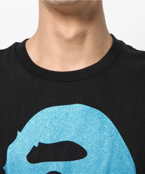 A BATHING APE（アベイシングエイプ）の「GLITTER BY BATHING TEE（Tシャツ/カットソー・メンズ・ホワイト×ブルー/ブラック×ゴールド/ブラック×ブルー/ブラック×シルバー/ホワイト×レッド/ホワイト×ゴールド/ブラック×レッド・X-LARGE/LARGE/MEDIUM/SMALL/XX-LARGE）」の11枚目の写真