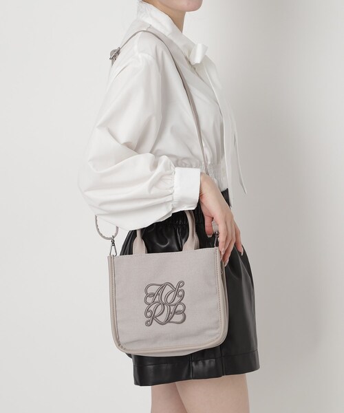 Ober Tashe(オーバータッシェ)の「ロゴ刺繍ミニトート(トートバッグ・レディース・ブラック/ブロンズ/アイボリー/グレー・FREE)」の22枚目の写真