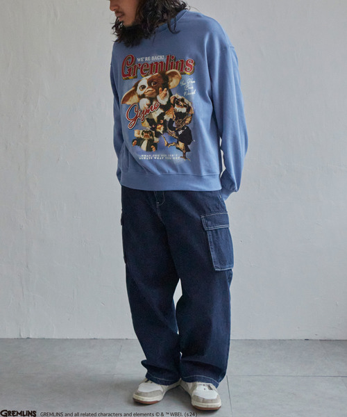 VENCEEXCHANGE（ヴァンスエクスチェンジ）の「GREMLINS グレムリン GIZMO ギズモ ロックプリントトレーナー（スウェット・メンズ・チャコールグレー/ライトグレー/ブルー系その他・M/L/LL）」の18枚目の写真