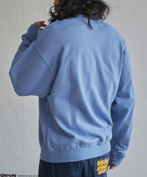 VENCEEXCHANGE（ヴァンスエクスチェンジ）の「GREMLINS グレムリン GIZMO ギズモ ロックプリントトレーナー（スウェット・メンズ・チャコールグレー/ライトグレー/ブルー系その他・M/L/LL）」の12枚目の写真