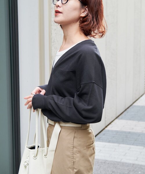 Spick & Span（スピックアンドスパン）の「シルキーアクリルVネックプルオーバー（ニット/セーター・レディース・ベージュ/ネイビー/ピンク系その他・FREE）」の7枚目の写真