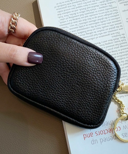 Pochi Pouch(ポチポーチ)の「Pochi Pouch/フェイク ソフトレザー ミニ ポーチ(コインケース・レディース・イエロー/ブラウン/ライトグリーン/ダークグリーン/グレイッシュブルー/アイボリー/ブラック/ライラック/ブラック系/ライラック系/グレー/カリビアンブルー/ワインレッド/カーキ/ピンク・FREE)」の4枚目の写真