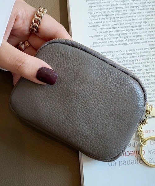 Pochi Pouch(ポチポーチ)の「Pochi Pouch/フェイク ソフトレザー ミニ ポーチ(コインケース・レディース・イエロー/ブラウン/ライトグリーン/ダークグリーン/グレイッシュブルー/アイボリー/ブラック/ライラック/ブラック系/ライラック系/グレー/カリビアンブルー/ワインレッド/カーキ/ピンク・FREE)」の5枚目の写真