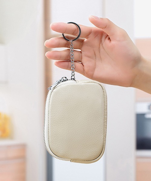 Pochi Pouch(ポチポーチ)の「Pochi Pouch/フェイク ソフトレザー ミニ ポーチ(コインケース・レディース・イエロー/ブラウン/ライトグリーン/ダークグリーン/グレイッシュブルー/アイボリー/ブラック/ライラック/ブラック系/ライラック系/グレー/カリビアンブルー/ワインレッド/カーキ/ピンク・FREE)」の2枚目の写真