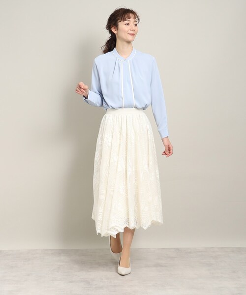 ITS'DEMO(イッツデモ)の「◆【オフィスに/さらりとした肌触り/ジャケット合わせもきまる】配色タックブラウス(シャツ/ブラウス・レディース・オフホワイト/サックスブルー/ブルー系その他・00)」の9枚目の写真