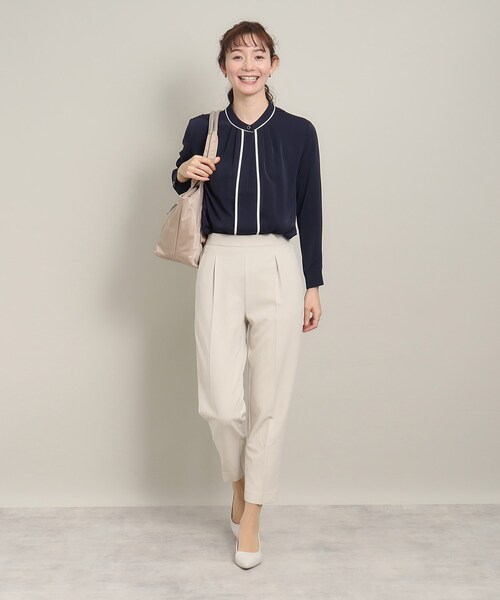 ITS'DEMO(イッツデモ)の「◆【オフィスに/さらりとした肌触り/ジャケット合わせもきまる】配色タックブラウス(シャツ/ブラウス・レディース・オフホワイト/サックスブルー/ブルー系その他・00)」の13枚目の写真