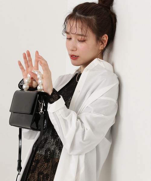 N.（N. Natural Beauty Basic）（エヌエヌナチュラルビューティーベーシック）の「◆パールハンドルミニショルダーバッグ（ショルダーバッグ・レディース・ベージュ/ブラック・ﾌﾘ-）」の4枚目の写真