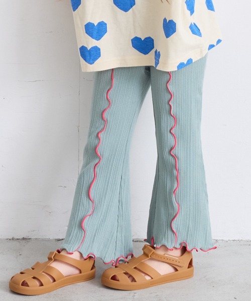 CALMIA（カルミア）の「リブメローフレアーパンツ（90～150cm）（その他パンツ・キッズ・イエロー/ラベンダー/グリーン・90/100/110/120/130/140/150）」の2枚目の写真