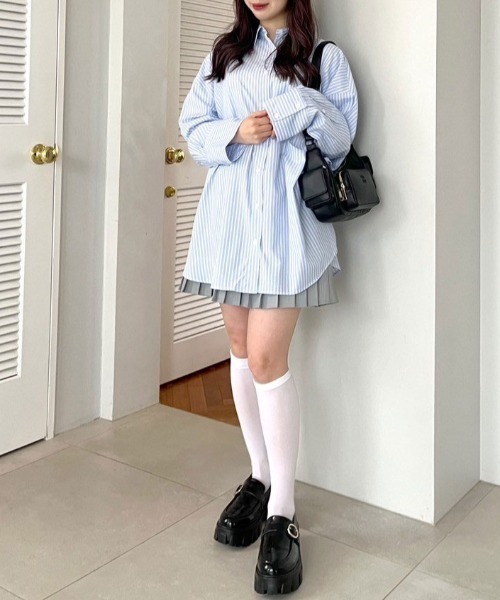 OLIVE des OLIVE(オリーブデオリーブ)の「カラフルストライプビッグシャツ 1041040080(シャツ/ブラウス・レディース・グレー/オフホワイト/サックスブルー/ピンク・FREE)」の15枚目の写真