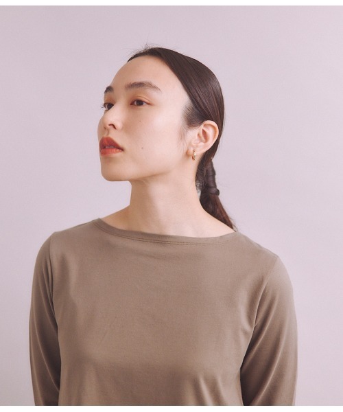 SIPULI（シプリ）の「［Elama］Organic Cotton Cross Jersey ボートネックプルオーバー（Tシャツ/カットソー・レディース・カーキ/ライトグレー・3/2）」の6枚目の写真