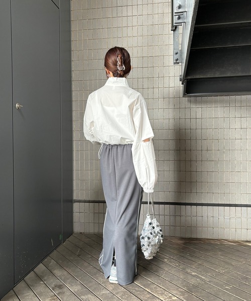 ISOOK(アイスー)の「【ISOOK / アイスー】カットアウトジップブルゾン / 肌見せ カットアウトデザイン ジップアップブルゾン(ブルゾン・レディース・ブラック/ホワイト・FREE)」の15枚目の写真