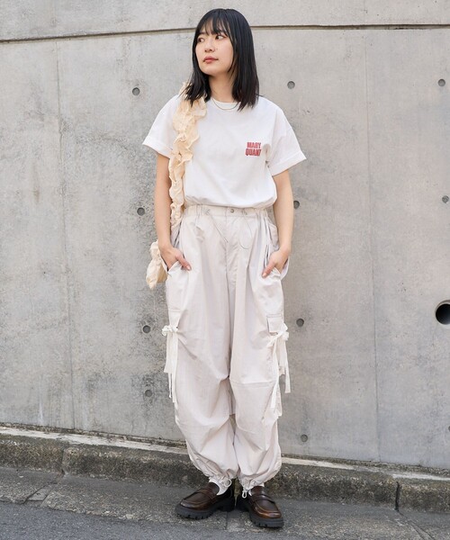PUBLUX(パブリュクス)の「MARY QUANT × PUBLUX/マリークワント 花柄発泡プリントロゴTシャツ 限定展開(Tシャツ/カットソー・レディース・ネイビー/ホワイト/ブラック/オフホワイト・フリ-)」の19枚目の写真