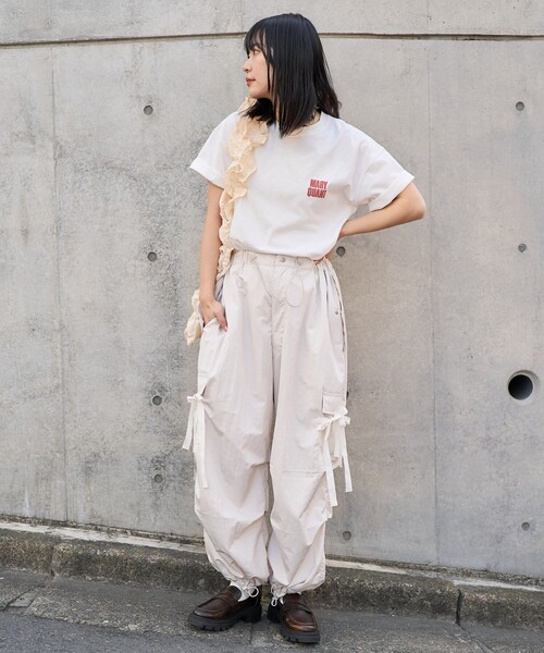 PUBLUX(パブリュクス)の「MARY QUANT × PUBLUX/マリークワント 花柄発泡プリントロゴTシャツ 限定展開(Tシャツ/カットソー・レディース・ネイビー/ホワイト/ブラック/オフホワイト・フリ-)」の20枚目の写真