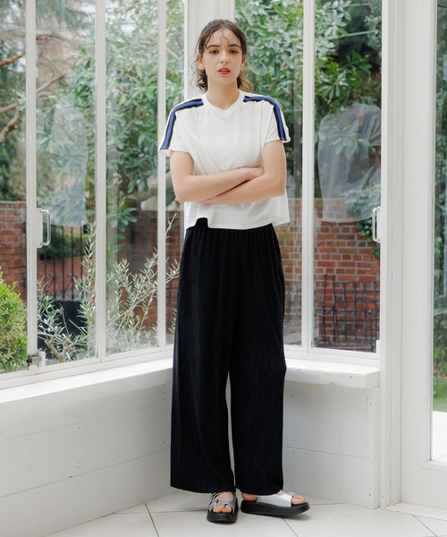 LAKOLE（ラコレ）の「袖ラインTEE / 115151（Tシャツ/カットソー・レディース・ブラック/ネイビー/オフホワイト・SMALL/MEDIUM）」の4枚目の写真