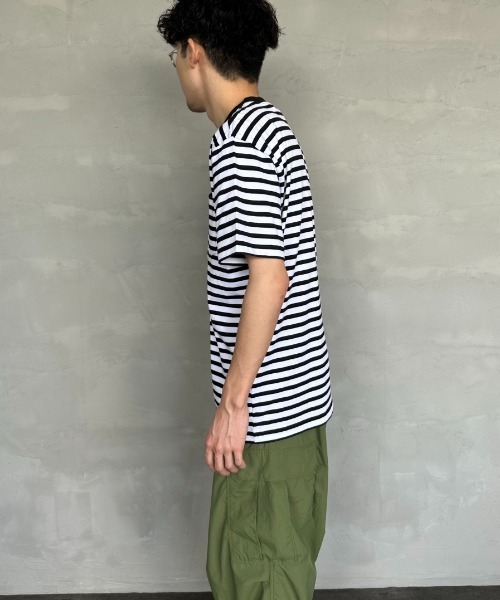 Carhartt WIP（カーハートダブリューアイピー）の「[carhartt WIP/カーハートダブリューアイピー] ワンポイントロゴ ボーダーポケットTシャツ（Tシャツ/カットソー・レディース・ブルー/ブラック・M/L）」の4枚目の写真