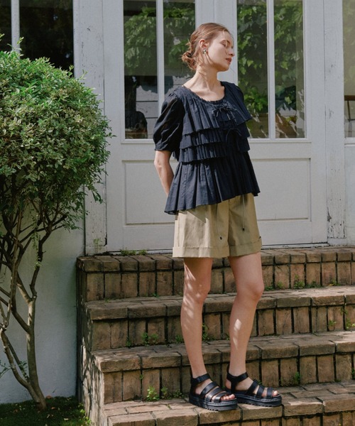 JILL STUART(ジルスチュアート)の「ウォーターリぺレントショートパンツ(その他パンツ・レディース・ベージュ/ブラック・4/2)」の3枚目の写真