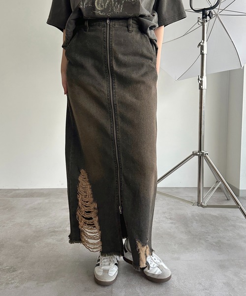 apres jour mignon（アプレジュールミニョン）の「オーバーダイダメージジップデニムスカート【ZOZOTOWN限定アイテム】（デニムスカート・レディース・ネイビー/インディゴブルー/ブラック系その他・SMALL/X-LARGE/MEDIUM）」の10枚目の写真