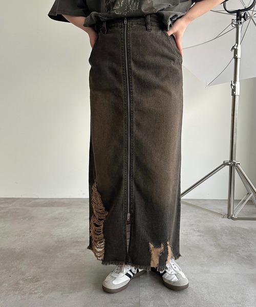 apres jour mignon（アプレジュールミニョン）の「オーバーダイダメージジップデニムスカート【ZOZOTOWN限定アイテム】（デニムスカート・レディース・ネイビー/インディゴブルー/ブラック系その他・SMALL/X-LARGE/MEDIUM）」の9枚目の写真