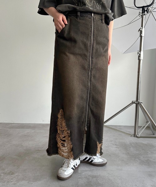 apres jour mignon（アプレジュールミニョン）の「オーバーダイダメージジップデニムスカート【ZOZOTOWN限定アイテム】（デニムスカート・レディース・ネイビー/インディゴブルー/ブラック系その他・SMALL/X-LARGE/MEDIUM）」の8枚目の写真