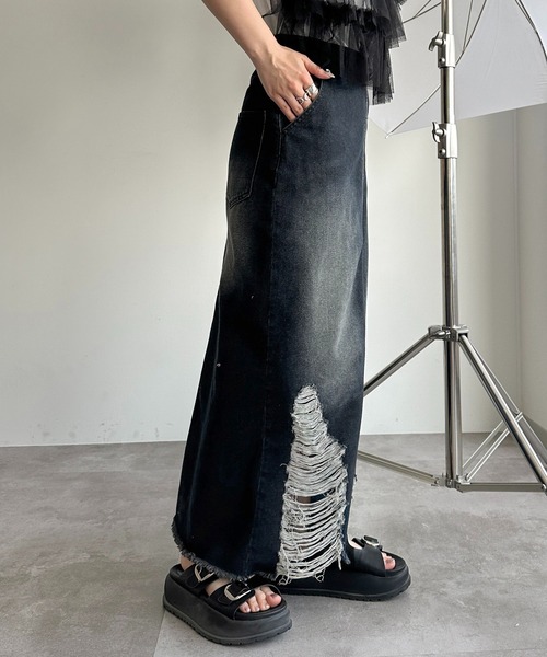 apres jour mignon（アプレジュールミニョン）の「オーバーダイダメージジップデニムスカート【ZOZOTOWN限定アイテム】（デニムスカート・レディース・ネイビー/インディゴブルー/ブラック系その他・SMALL/X-LARGE/MEDIUM）」の22枚目の写真