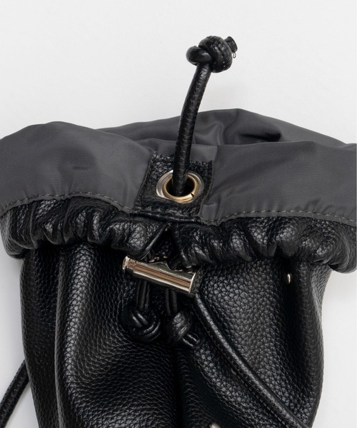 MAISON SPECIAL（メゾンスペシャル）の「【PRE-ORDER】Studs Drawstring Mobile Tote Bag/スタッズドローストリングモバイルトート（ショルダーバッグ・レディース・シルバー/ブラック・FREE）」の7枚目の写真