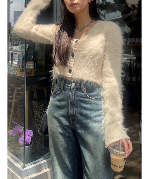 EVRIS(エヴリス)の「シャギークロップドニットカーディガン(ニット/セーター・レディース・ブルー/ブラック/ホワイト/レッド/グレー・FREE)」の6枚目の写真