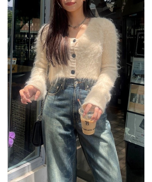 EVRIS(エヴリス)の「シャギークロップドニットカーディガン(ニット/セーター・レディース・ブルー/ブラック/ホワイト/レッド/グレー・FREE)」の8枚目の写真