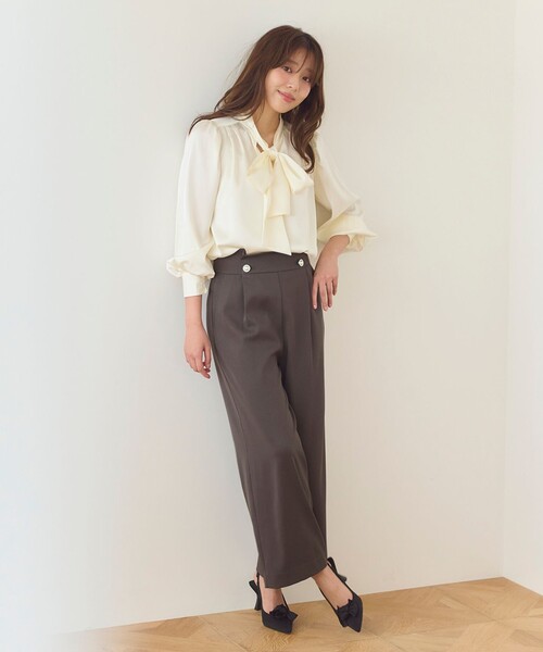 Feroux(フェルゥ)の「【洗える】ウエストタックワイドパンツ(その他パンツ・レディース・ベージュ系/グレー系/ネイビー系・1/2)」の5枚目の写真