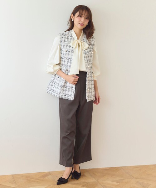 Feroux(フェルゥ)の「【洗える】ウエストタックワイドパンツ(その他パンツ・レディース・ベージュ系/グレー系/ネイビー系・1/2)」の6枚目の写真