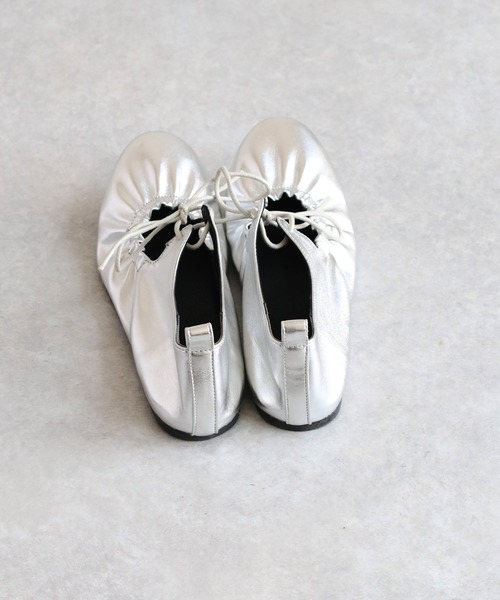 cepo（セポ）の「〈軽量〉リボンギャザー・ラウンドトゥフラットバレエシューズ（バレエシューズ・レディース・ブラック/シルバー・M/L）」の7枚目の写真