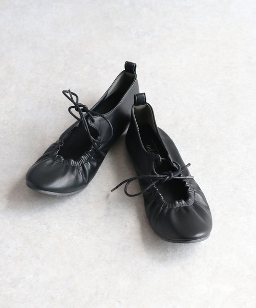 cepo（セポ）の「〈軽量〉リボンギャザー・ラウンドトゥフラットバレエシューズ（バレエシューズ・レディース・ブラック/シルバー・M/L）」の12枚目の写真