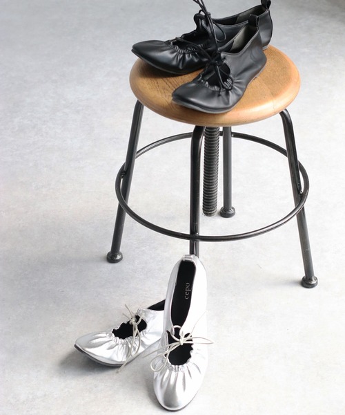 cepo（セポ）の「〈軽量〉リボンギャザー・ラウンドトゥフラットバレエシューズ（バレエシューズ・レディース・ブラック/シルバー・M/L）」の22枚目の写真