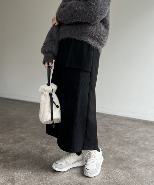 Chez toi（シェトワ）の「スエード×リブナロースカート（スカート・レディース・グレー/ブルー/ブラック/グレイッシュベージュ・FREE）」の7枚目の写真