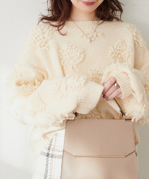 natural couture（ナチュラルクチュール）の「もしゃもしゃフラワーライクショートニット（ニット/セーター・レディース・オフホワイト/チャコールグレー/オレンジ/モカ/ピンク/レッド系その他・FREE）」の7枚目の写真