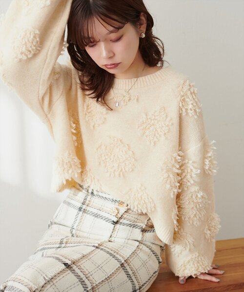 natural couture（ナチュラルクチュール）の「もしゃもしゃフラワーライクショートニット（ニット/セーター・レディース・オフホワイト/チャコールグレー/オレンジ/モカ/ピンク/レッド系その他・FREE）」の8枚目の写真