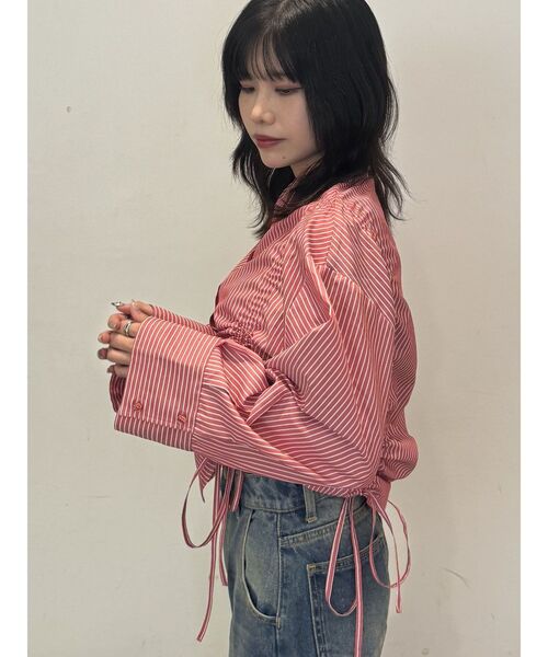 jouetie(ジュエティ)の「リボンギャザーシャツ(シャツ/ブラウス・レディース・オフホワイト/レッド/ネイビー・MEDIUM)」の4枚目の写真