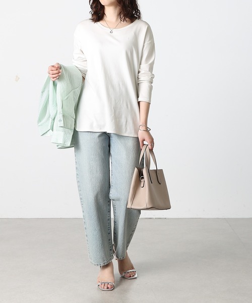 COLONY 2139(コロニートゥーワンスリーナイン)の「スマート裾ラウンド長袖Tシャツ(Tシャツ/カットソー・レディース・チャコールグレー/ホワイト/ブラック・FREE)」の6枚目の写真