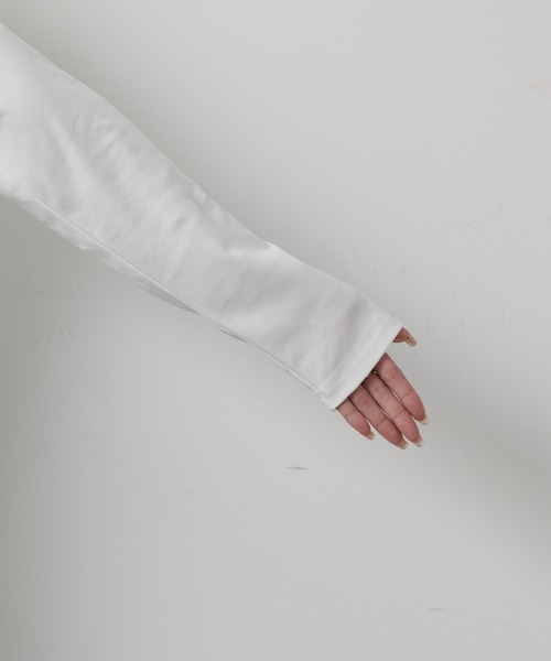 COLONY 2139(コロニートゥーワンスリーナイン)の「スマート裾ラウンド長袖Tシャツ(Tシャツ/カットソー・レディース・チャコールグレー/ホワイト/ブラック・FREE)」の17枚目の写真