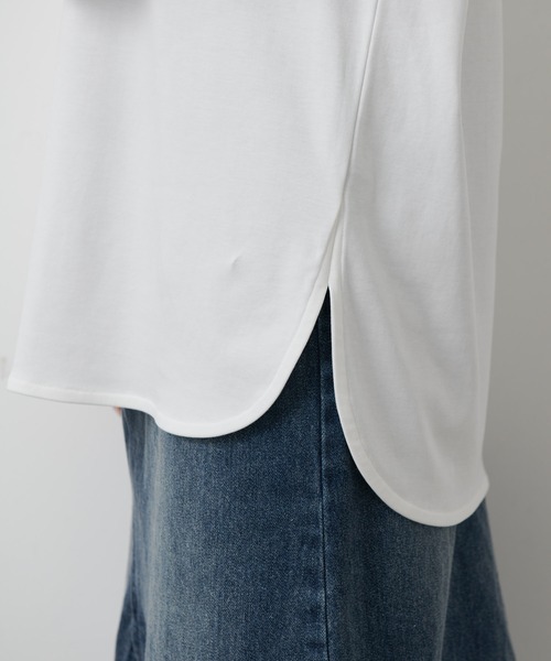 COLONY 2139(コロニートゥーワンスリーナイン)の「スマート裾ラウンド長袖Tシャツ(Tシャツ/カットソー・レディース・チャコールグレー/ホワイト/ブラック・FREE)」の19枚目の写真