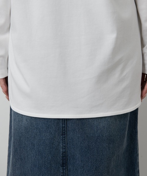 COLONY 2139(コロニートゥーワンスリーナイン)の「スマート裾ラウンド長袖Tシャツ(Tシャツ/カットソー・レディース・チャコールグレー/ホワイト/ブラック・FREE)」の20枚目の写真