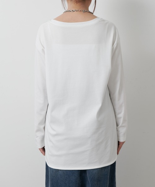 COLONY 2139(コロニートゥーワンスリーナイン)の「スマート裾ラウンド長袖Tシャツ(Tシャツ/カットソー・レディース・チャコールグレー/ホワイト/ブラック・FREE)」の13枚目の写真