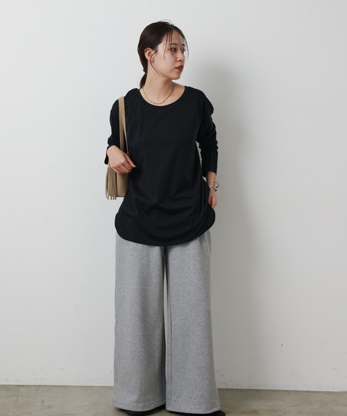 COLONY 2139(コロニートゥーワンスリーナイン)の「スマート裾ラウンド長袖Tシャツ(Tシャツ/カットソー・レディース・チャコールグレー/ホワイト/ブラック・FREE)」の8枚目の写真