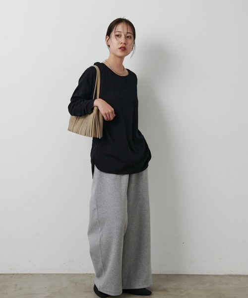 COLONY 2139(コロニートゥーワンスリーナイン)の「スマート裾ラウンド長袖Tシャツ(Tシャツ/カットソー・レディース・チャコールグレー/ホワイト/ブラック・FREE)」の9枚目の写真