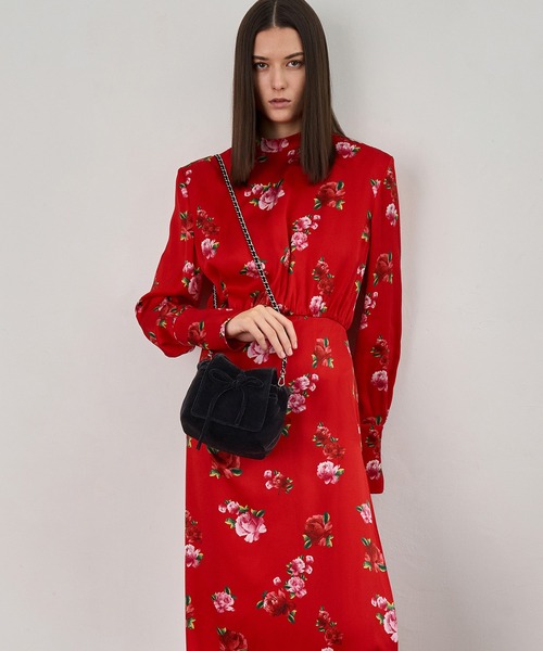 CHARLES & KEITH（チャールズ & キース）の「ベルベットボウ ルーシュドトップハンドルバッグ（ハンドバッグ・レディース・ブラック系その他2/ブラック/ダークブルー/ピンク・S）」の2枚目の写真